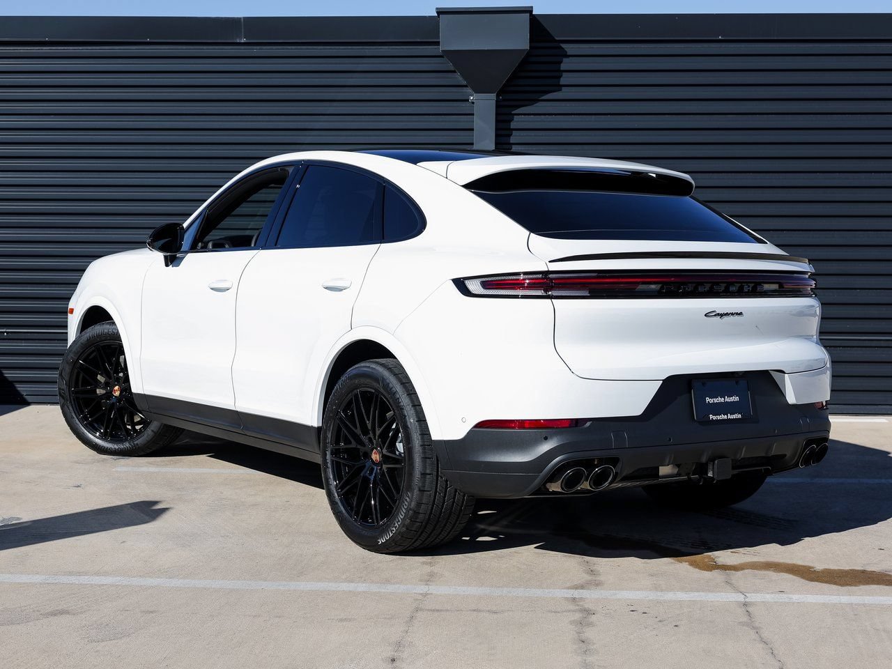 Certified 2026 Porsche Cayenne Coupe AWD/4WD image 3