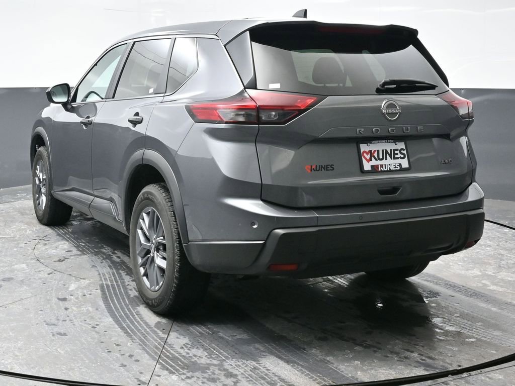 Used 2024 Nissan Rogue S image 11
