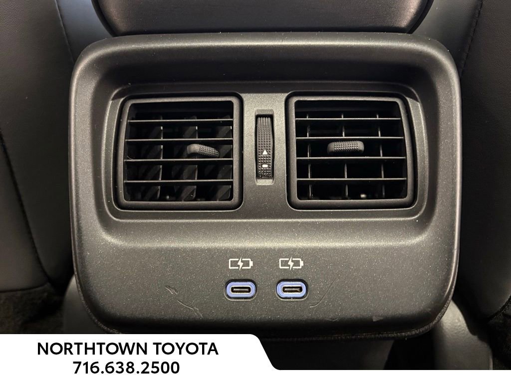 Used 2023 Toyota Crown Limited image 28