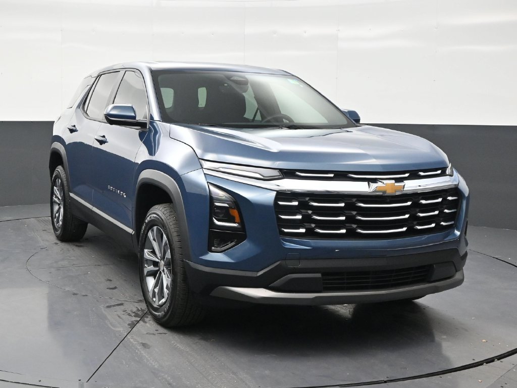 Used 2026 Chevrolet Equinox LT w/ Safety and Technology Package FWD image 7