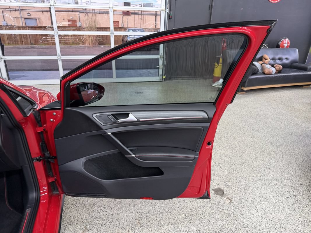 Used 2019 Volkswagen GTI SE FWD image 18