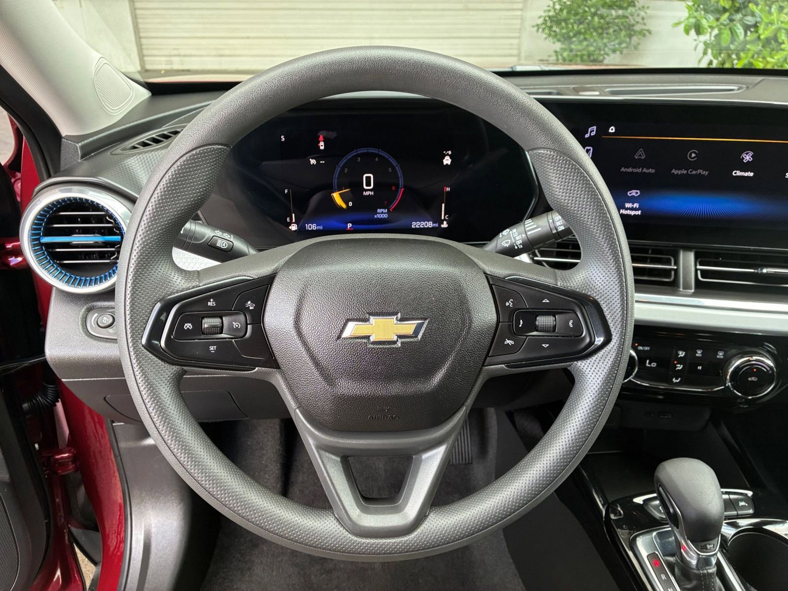 Used 2025 Chevrolet Trax LT FWD image 28