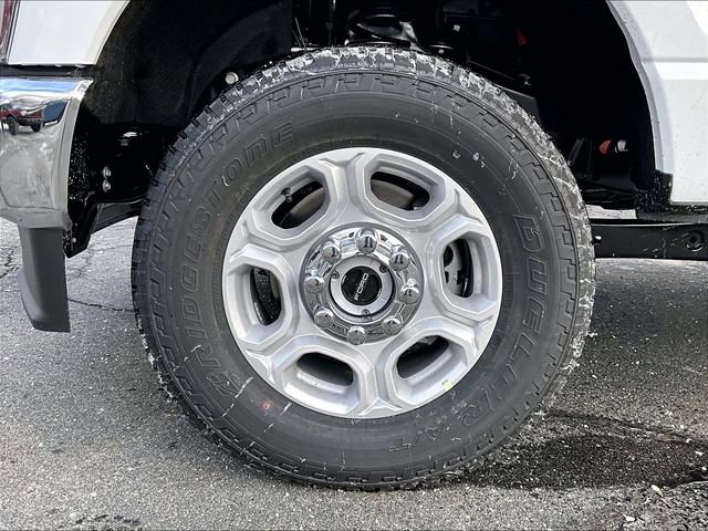 New 2026 Ford F350 XLT w/ FX4 Off-Road Package AWD/4WD image 12