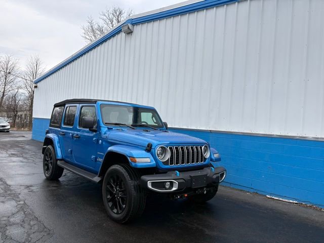 Used 2024 Jeep Wrangler Unlimited Sahara w/ Technology Group image 2