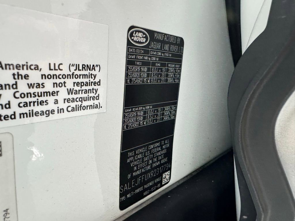 Used 2024 Land Rover Defender 130 S image 36