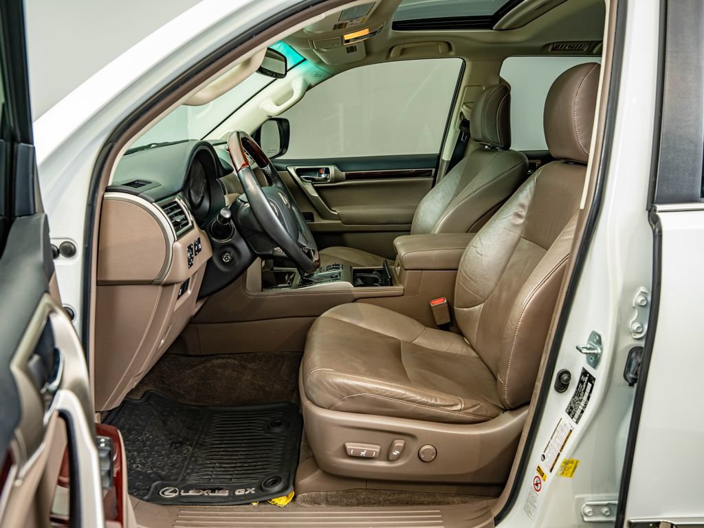 Used 2014 Lexus GX 460 w/ Premium Package AWD/4WD image 33
