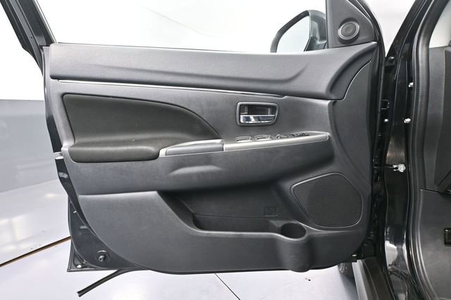 Used 2020 Mitsubishi Outlander Sport SE AWD/4WD image 16