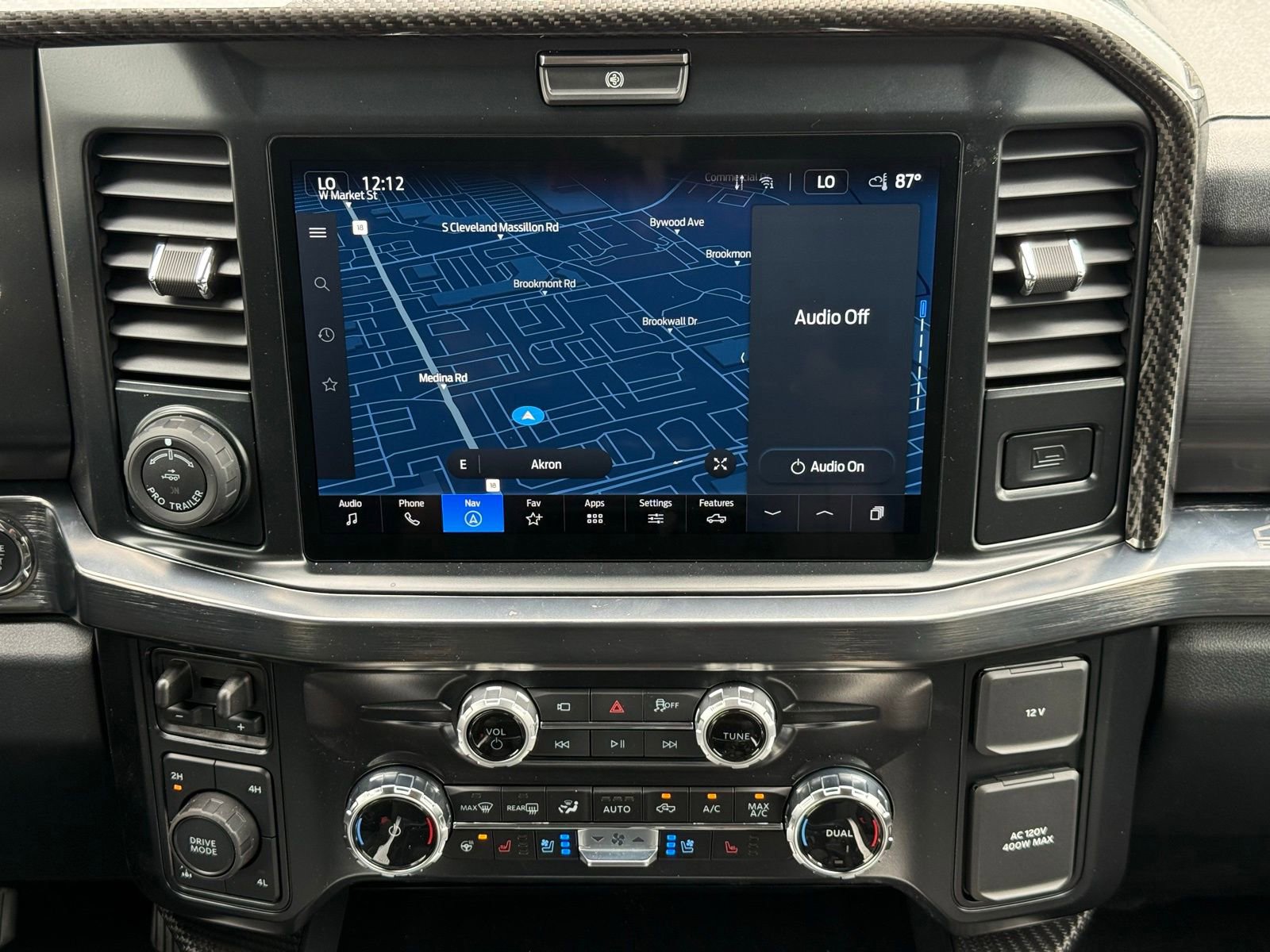 New 2026 Ford F250 Lariat w/ Black Appearance Package image 24