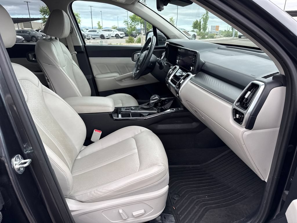 Used 2023 Kia Sorento SX AWD/4WD image 30