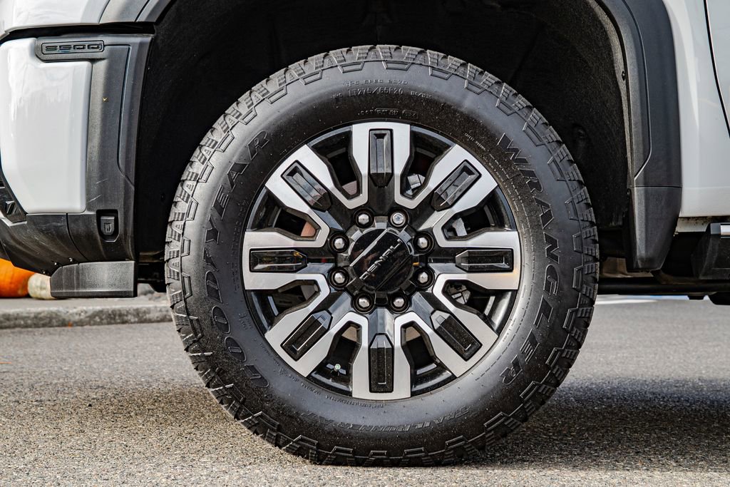 Used 2025 GMC Sierra 3500 Denali Ultimate image 10