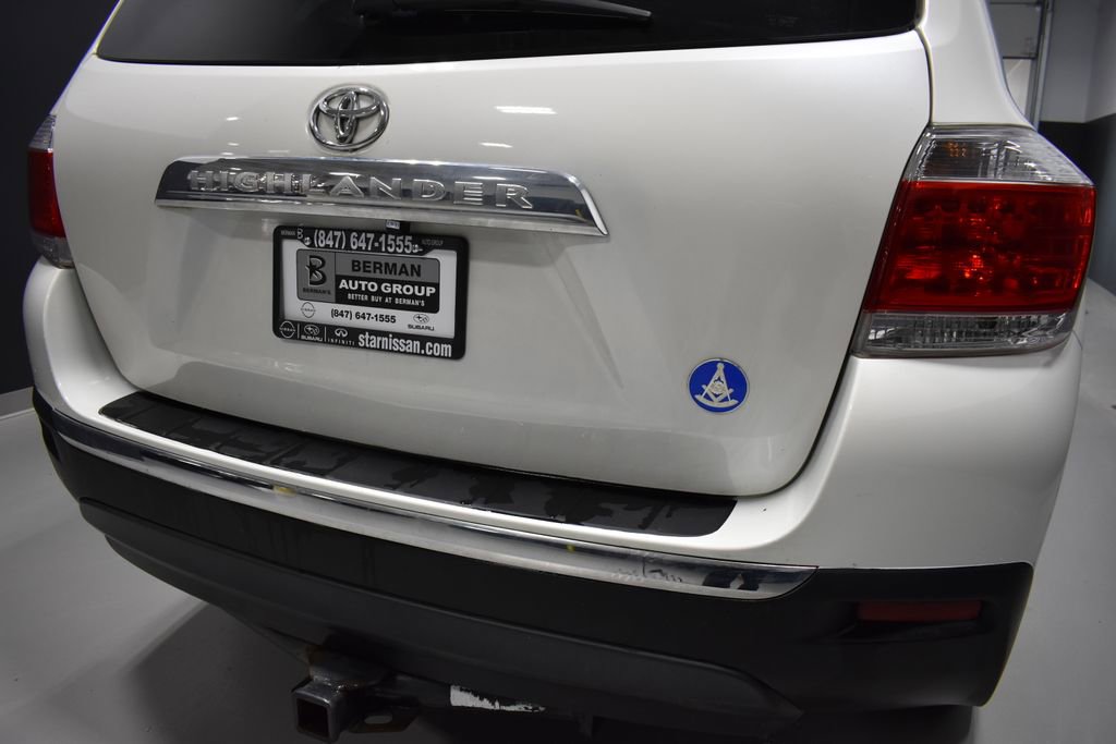 Used 2012 Toyota Highlander FWD w/ Cold Weather Pkg image 11