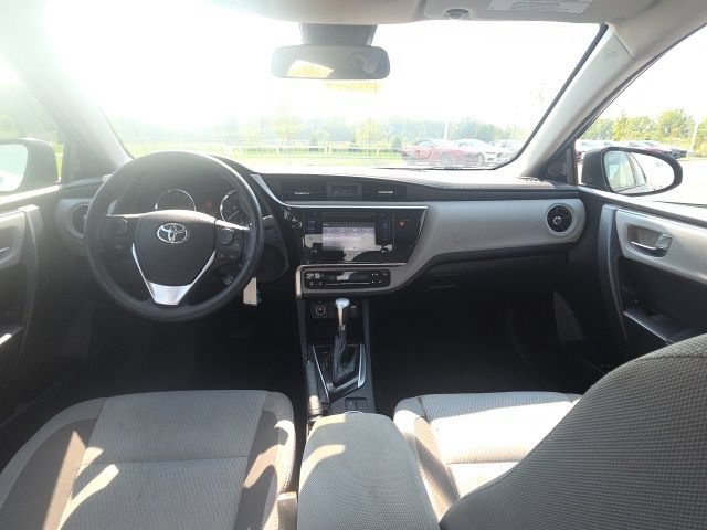 Used 2018 Toyota Corolla LE w/ Carpet Mat Package (TMS) FWD image 14