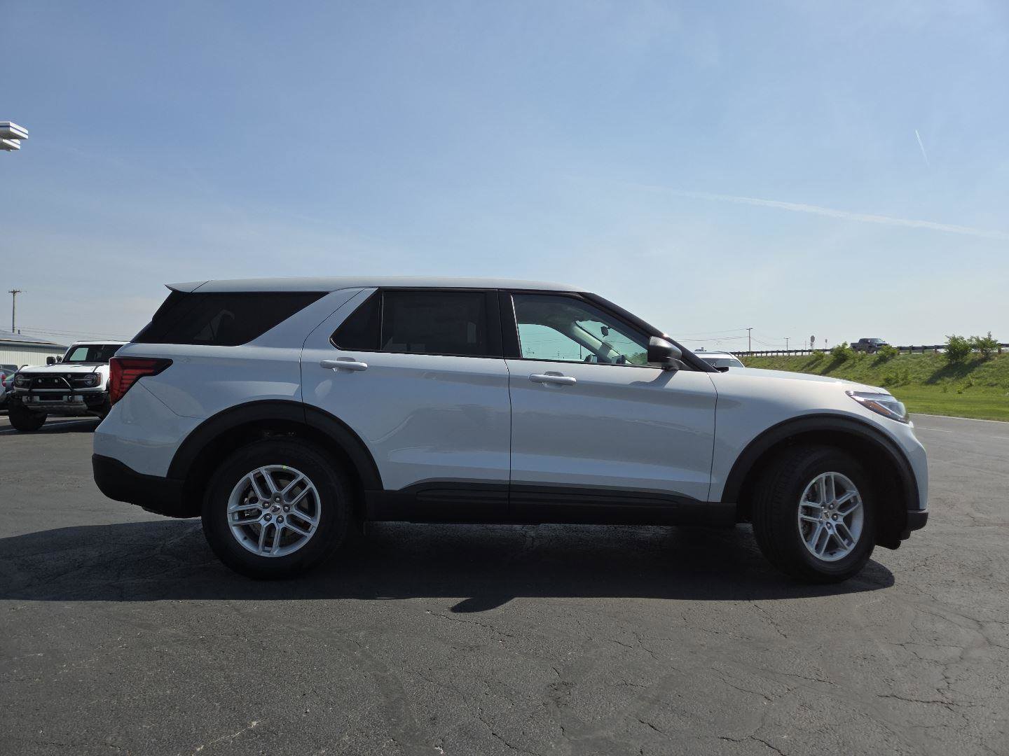 New 2026 Ford Explorer Active AWD/4WD image 13
