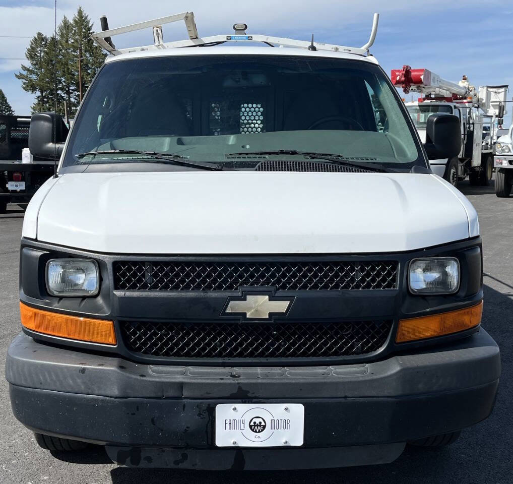 Used 2015 Chevrolet Express 2500 RWD image 2