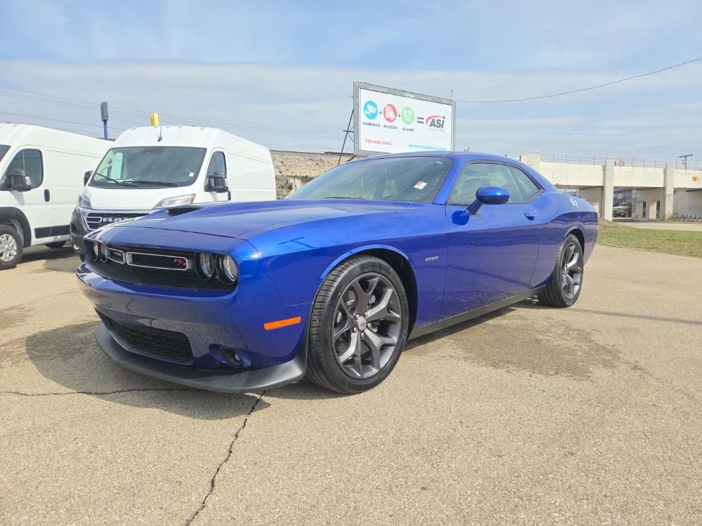 Used 2019 Dodge Challenger R/T image 3