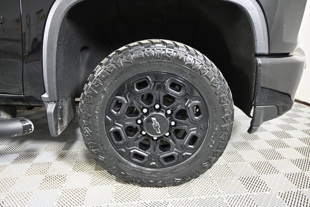 Used 2021 Chevrolet Silverado 2500 LTZ w/ LTZ Plus Package image 12