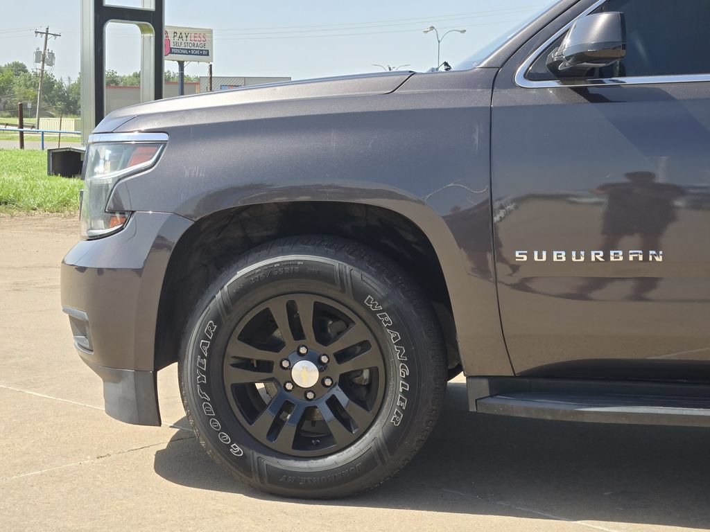 Used 2018 Chevrolet Suburban LT RWD image 28