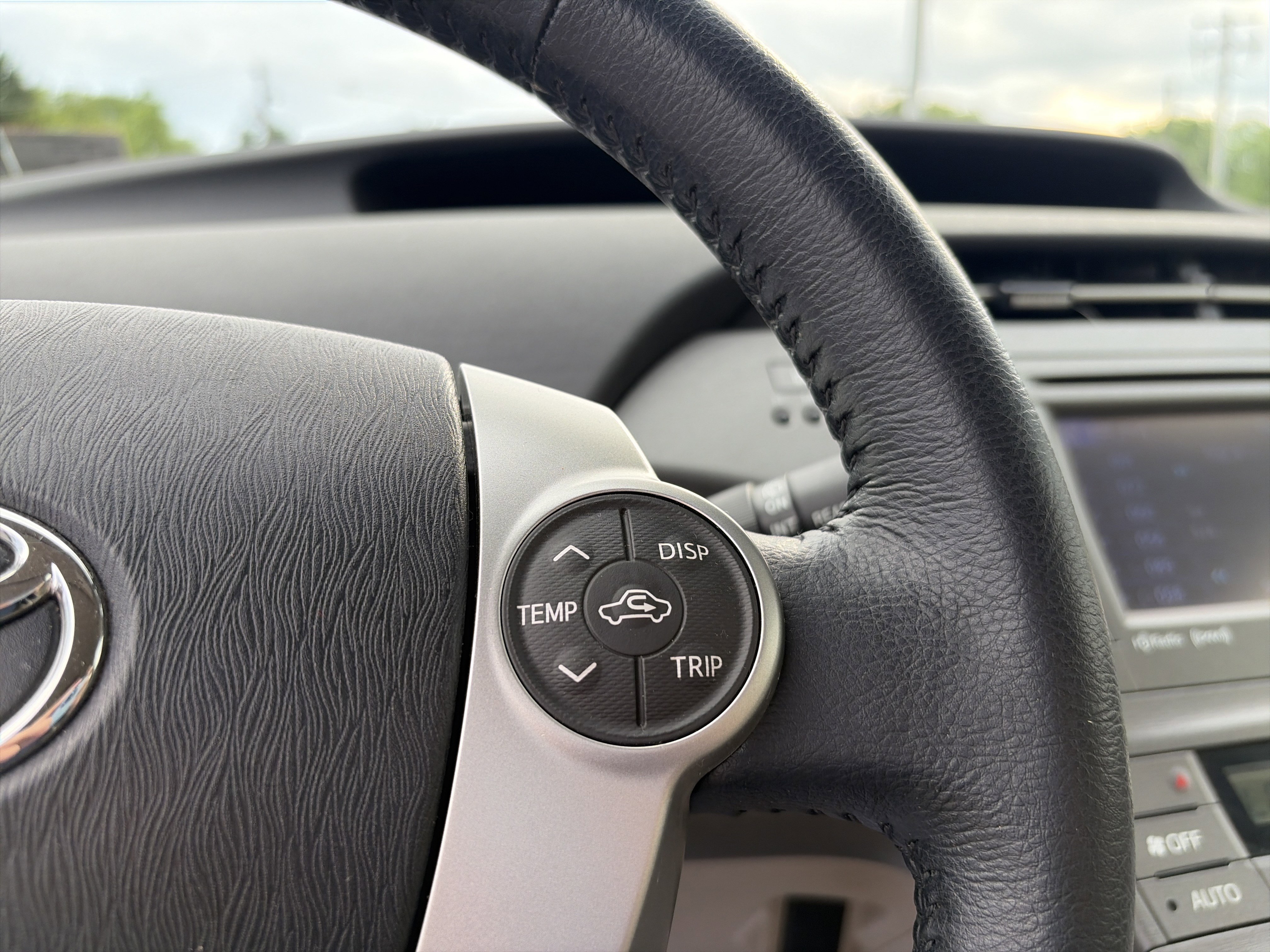 Used 2015 Toyota Prius Four FWD image 31