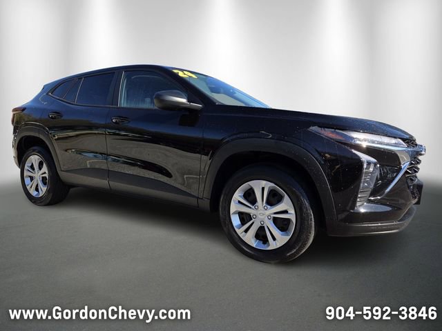 Used 2024 Chevrolet Trax LS image 8