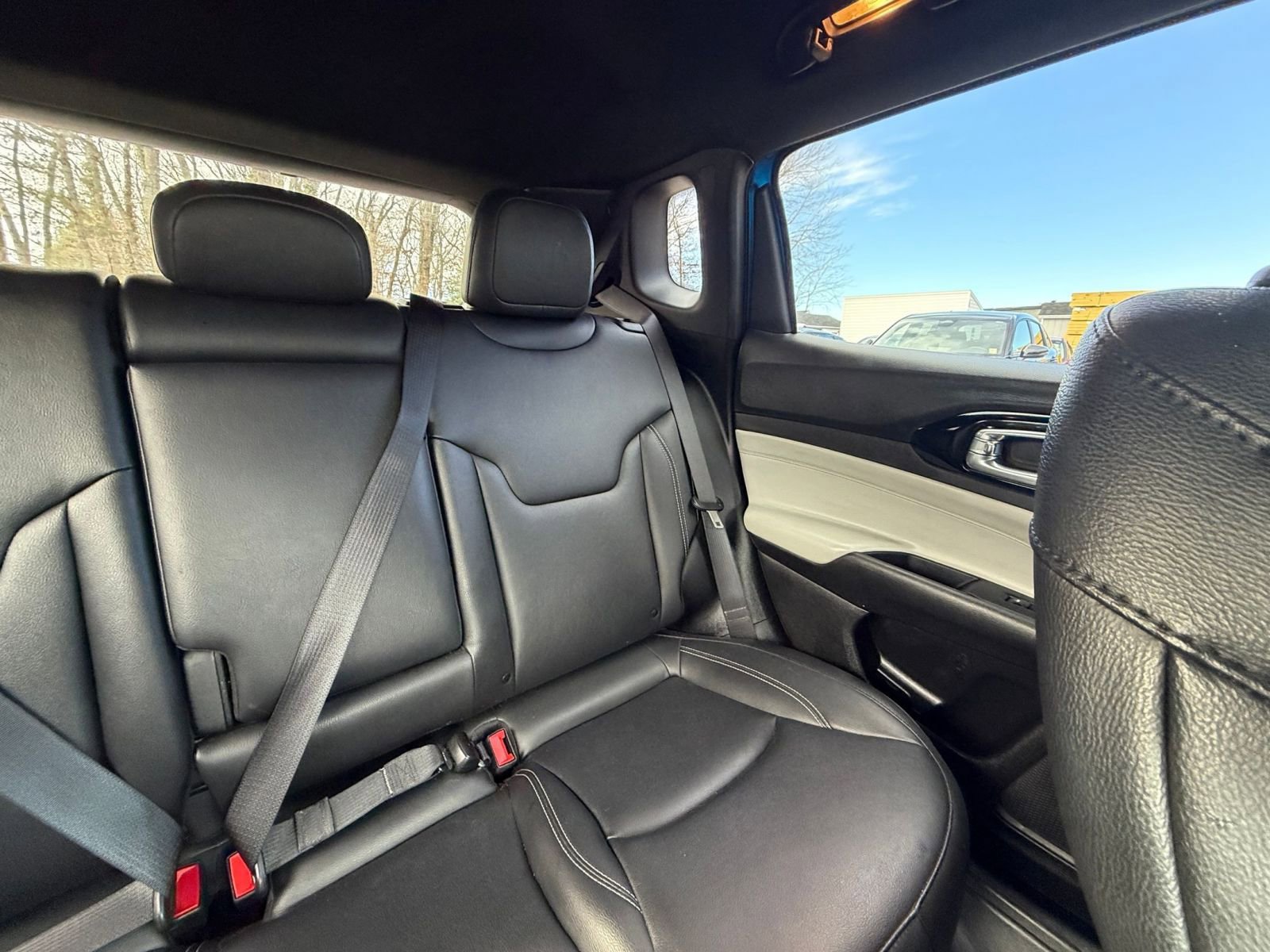 Used 2025 Jeep Compass Limited image 38