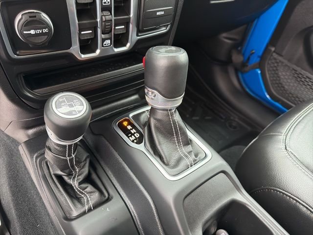Used 2023 Jeep Wrangler Unlimited Sahara w/ Cold Weather Group AWD/4WD image 19