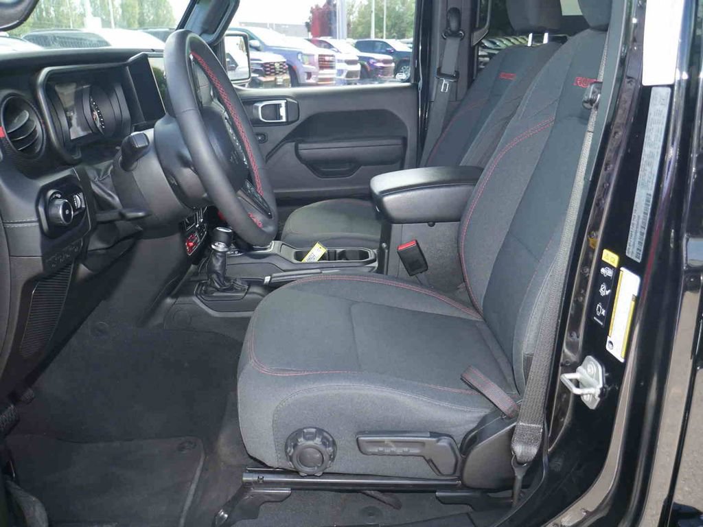 Used 2024 Jeep Wrangler Unlimited Rubicon w/ Technology Group AWD/4WD image 27