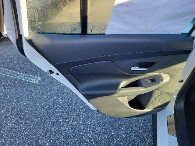 New 2027 Nissan Sentra SR w/ Floor Mat Package FWD image 12