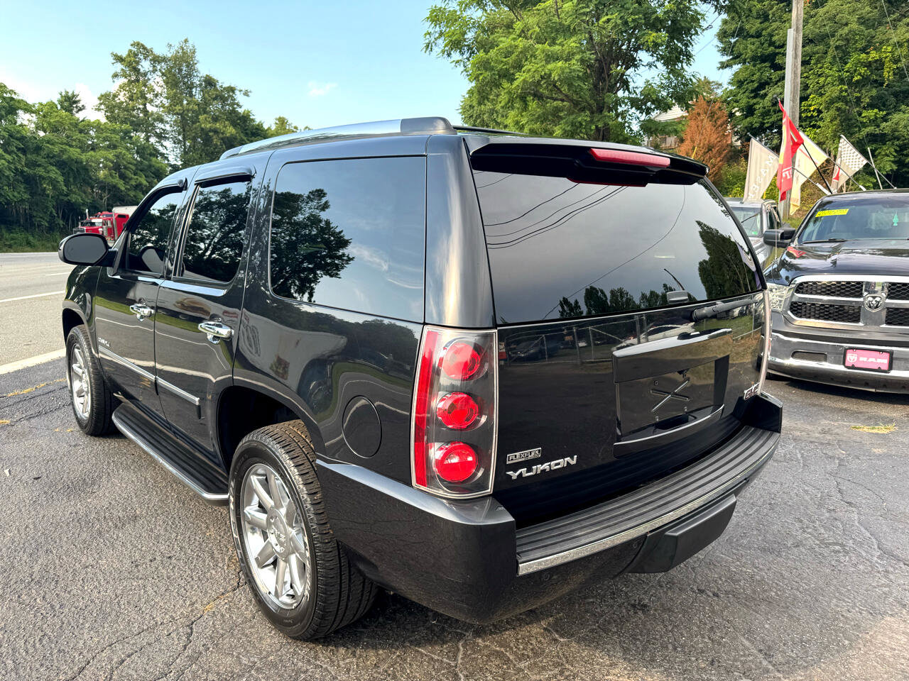 Used 2012 GMC Yukon Denali image 5