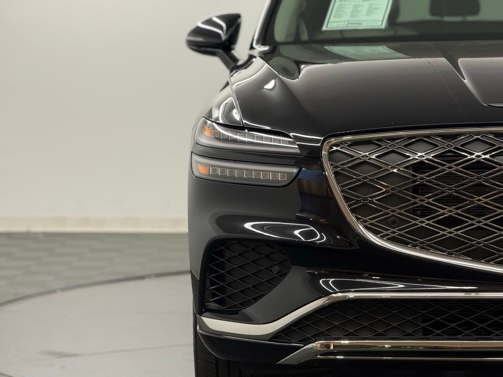 Used 2026 Genesis GV70 2.5T Select image 3