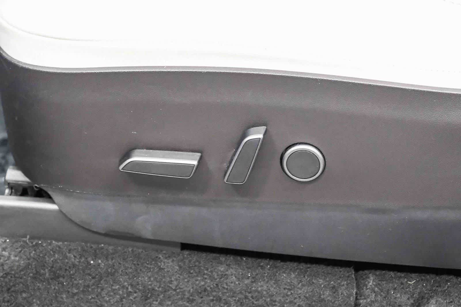 Used 2023 Tesla Model Y Long Range AWD/4WD image 26