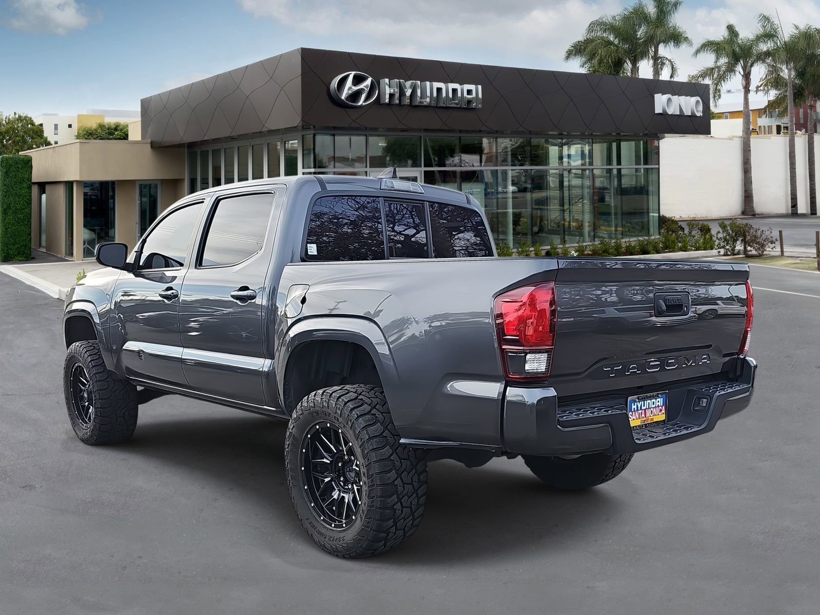 Used 2022 Toyota Tacoma SR w/ SR Convenience Package image 5