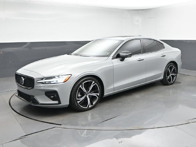 Used 2025 Volvo S60 B5 Plus FWD image 4