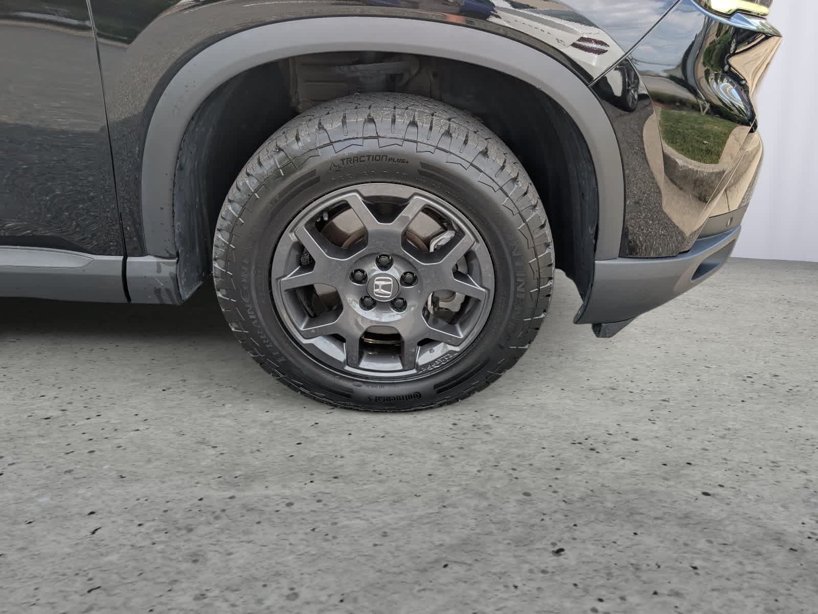 Certified 2025 Honda Pilot TrailSport image 9