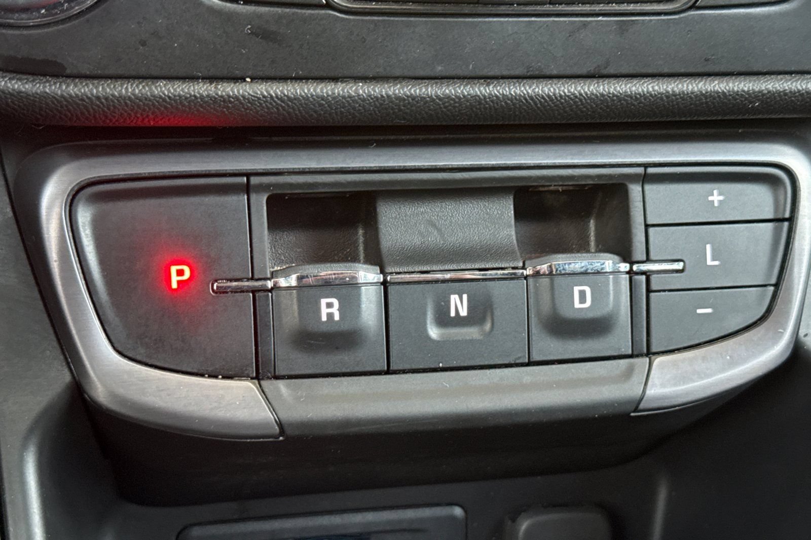 Used 2024 GMC Terrain AT4 w/ LPO, Floor Liner Package AWD/4WD image 32