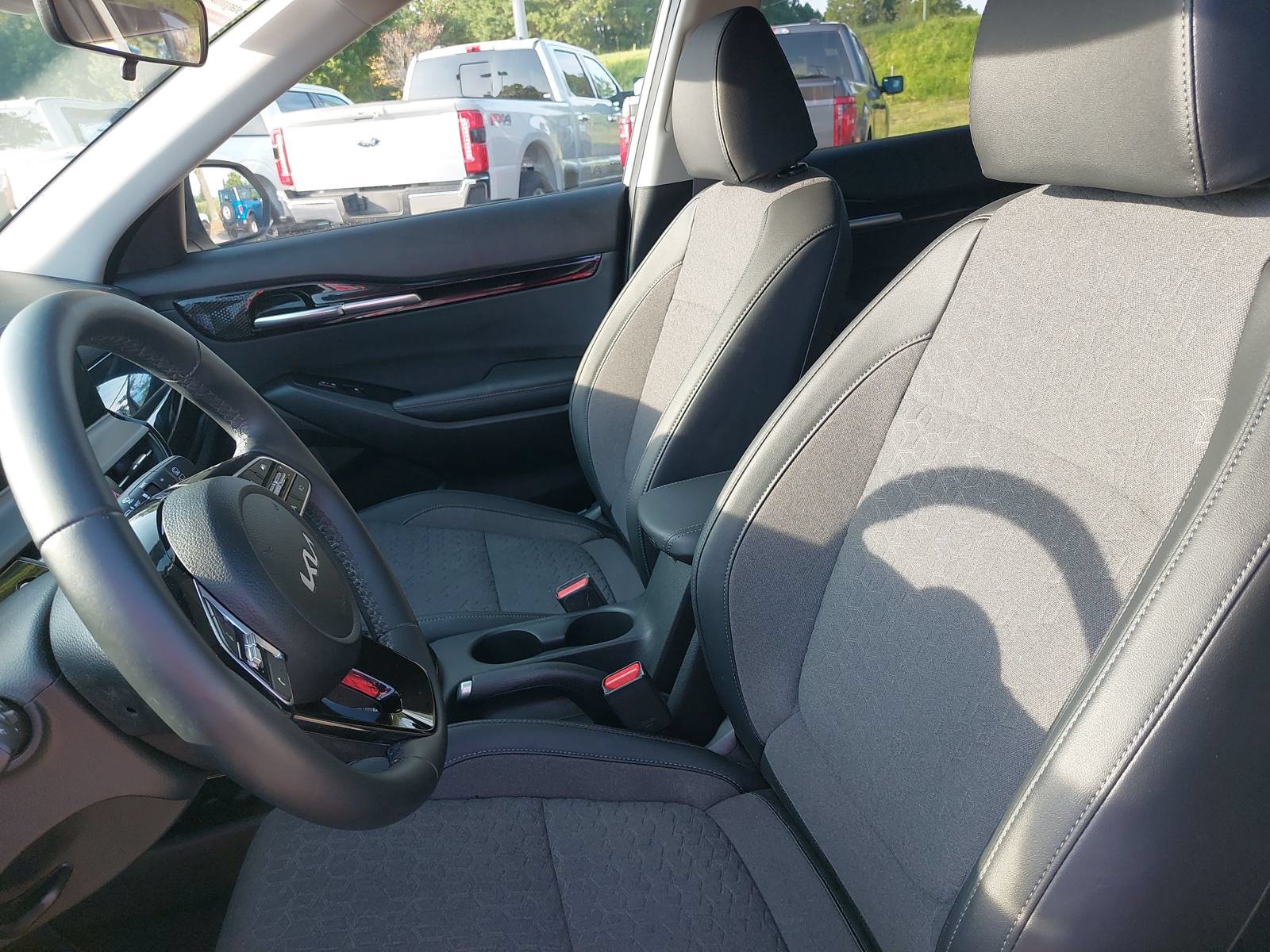 Used 2025 Kia Seltos S AWD/4WD image 14