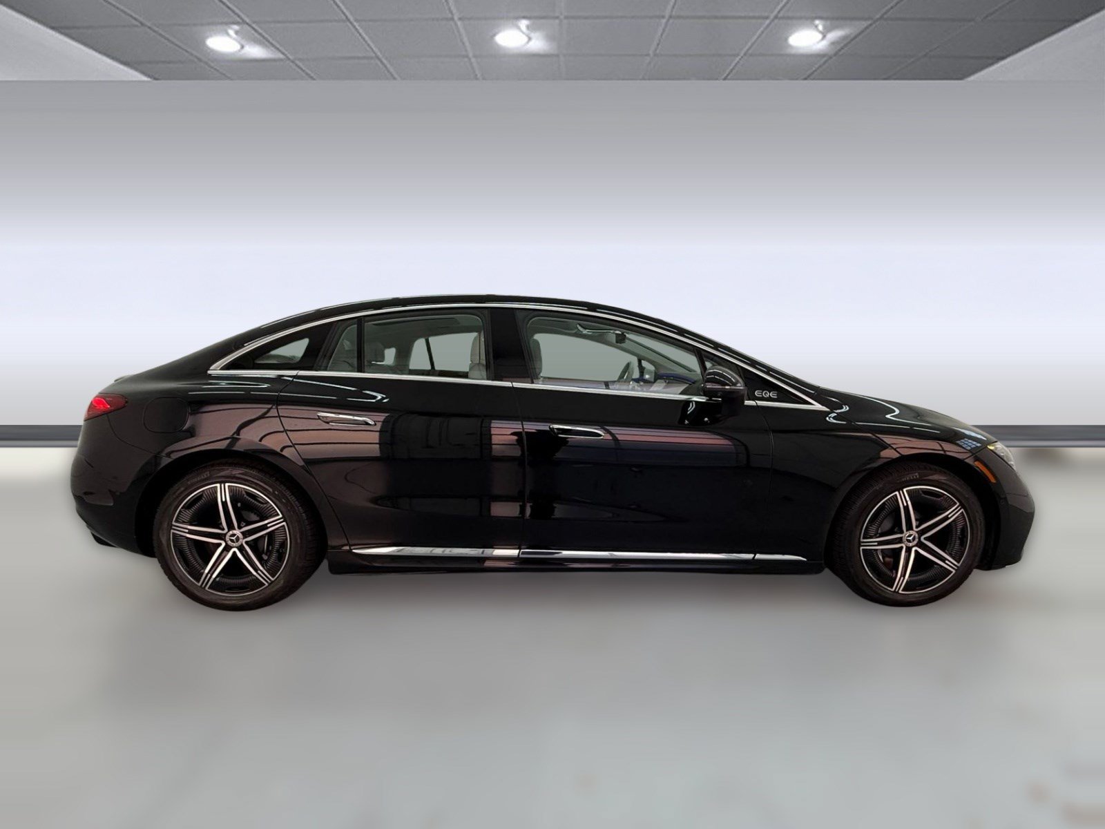 Used 2023 Mercedes-Benz EQE 350+ 4MATIC Sedan image 7