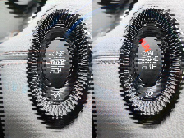 Used 2025 Jeep Compass Limited image 20