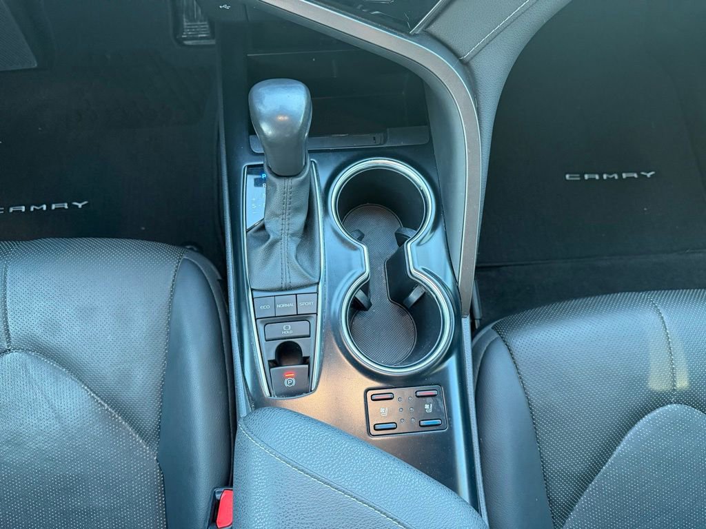 Used 2020 Toyota Camry XSE image 16