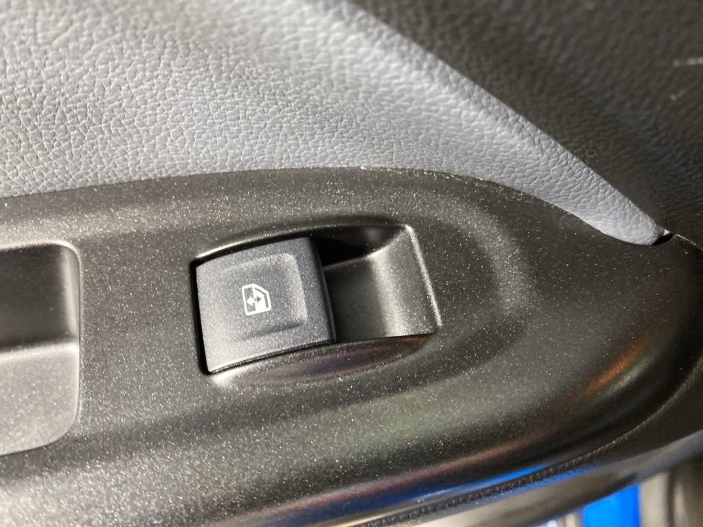 Used 2022 Chevrolet Colorado Z71 w/ Safety Package image 25