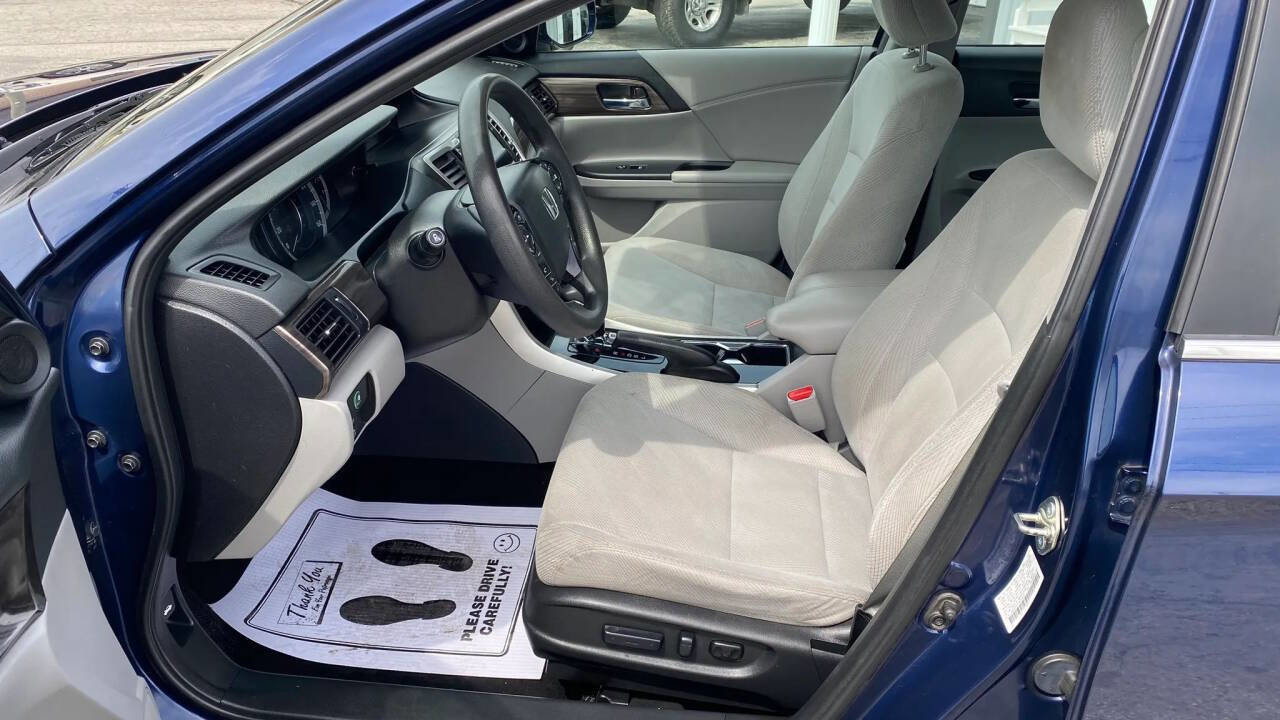 Used 2017 Honda Accord EX image 12