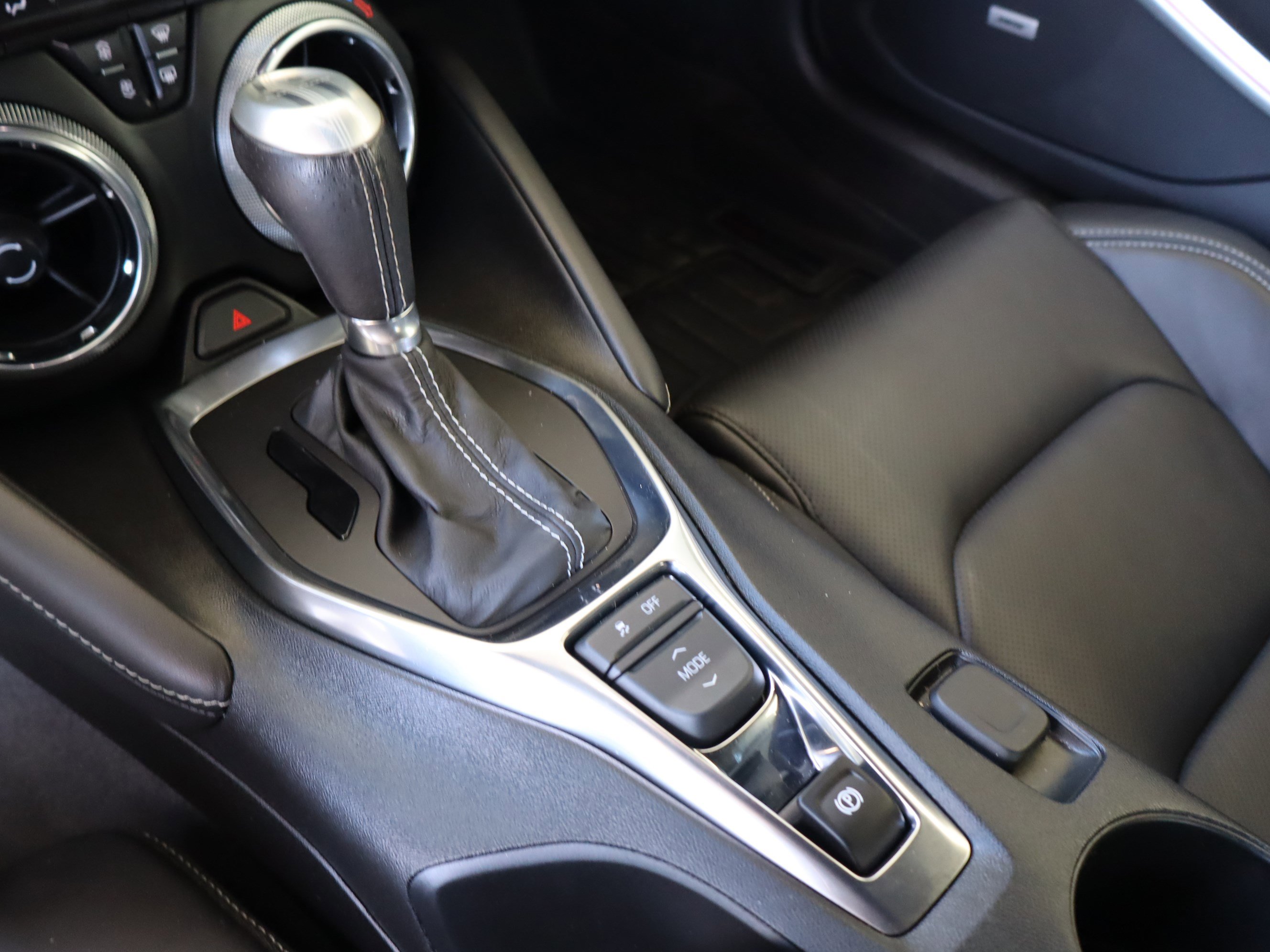 Used 2022 Chevrolet Camaro LT w/ RS Package image 27