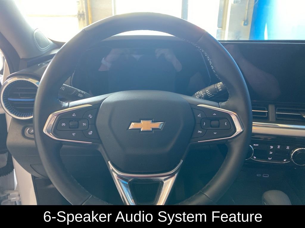Used 2025 Chevrolet Trax LT w/ LT Convenience Package FWD image 6