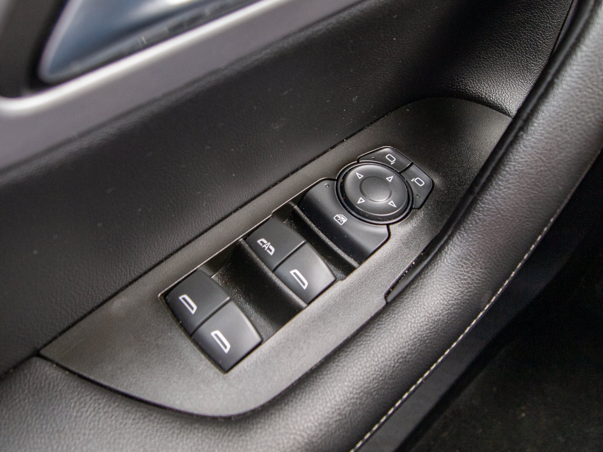 Used 2024 Chevrolet Blazer LT FWD image 12