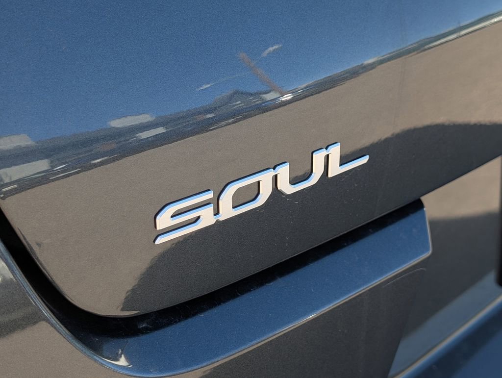 Certified 2025 Kia Soul LX image 13