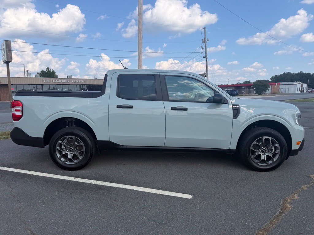 Used 2023 Ford Maverick XLT FWD image 2