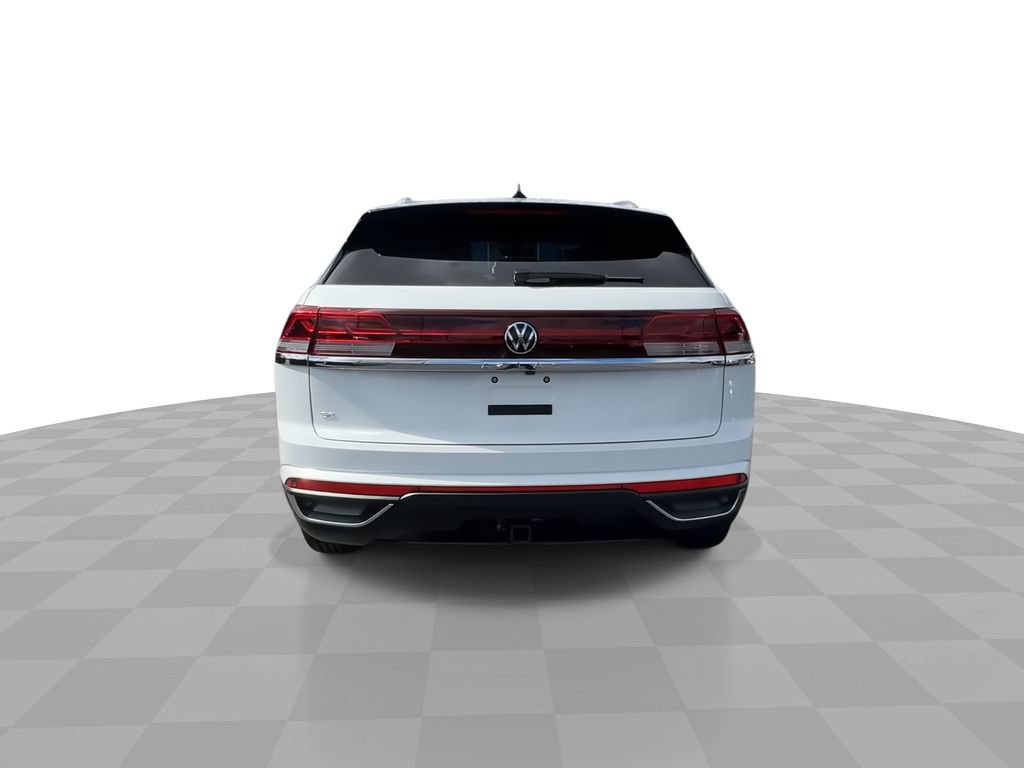 Used 2024 Volkswagen Atlas Cross Sport SE w/ Panoramic Sunroof Package FWD image 7