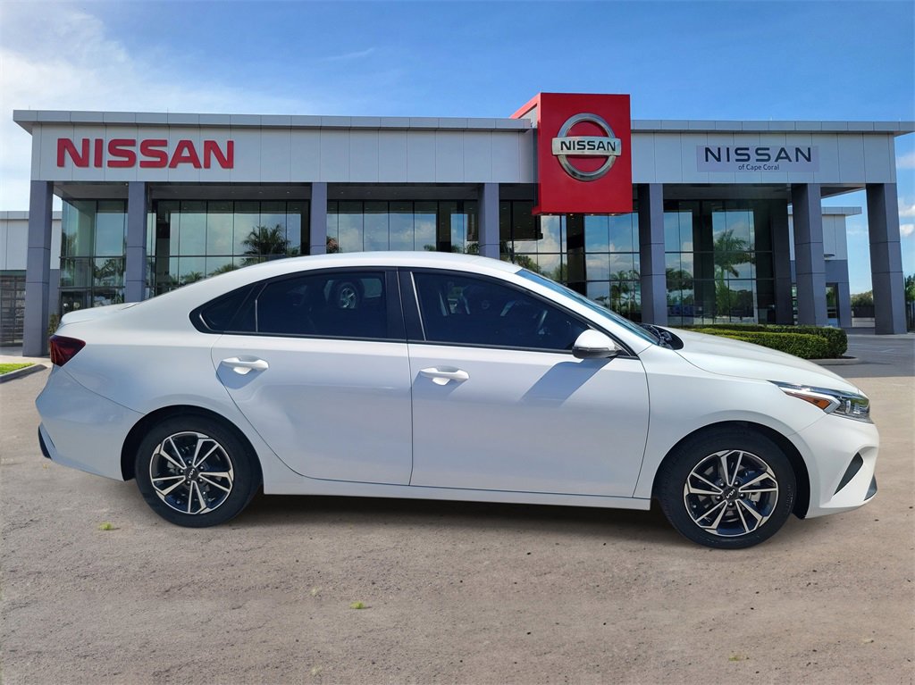 Used 2023 Kia Forte LXS w/ LXS Technology Package image 3