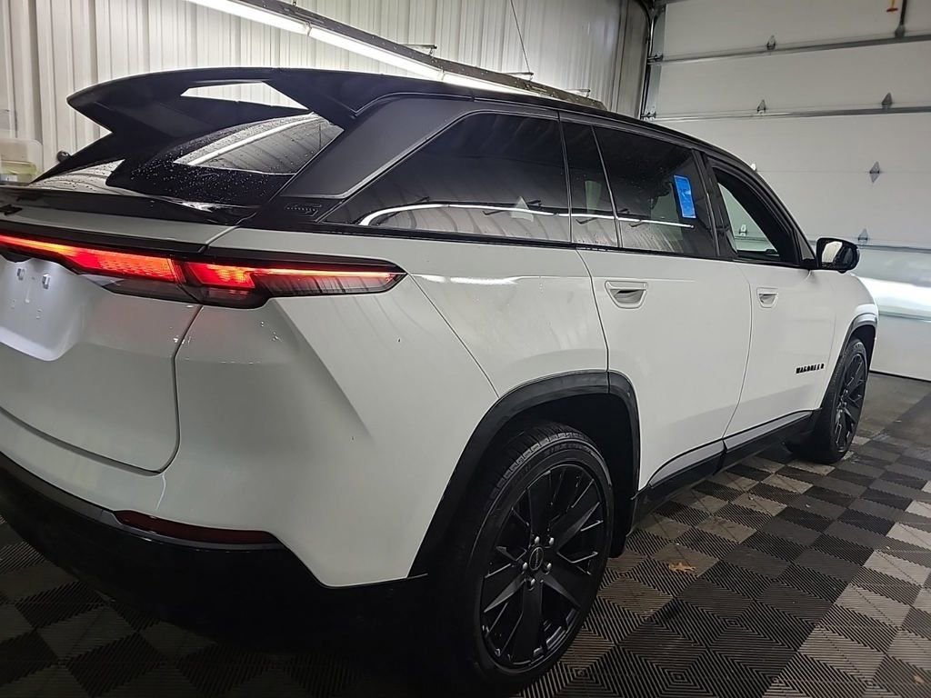 Used 2024 Jeep Wagoneer Launch Edition image 5