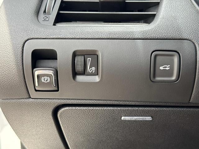 Used 2019 Chevrolet Impala LT FWD image 25