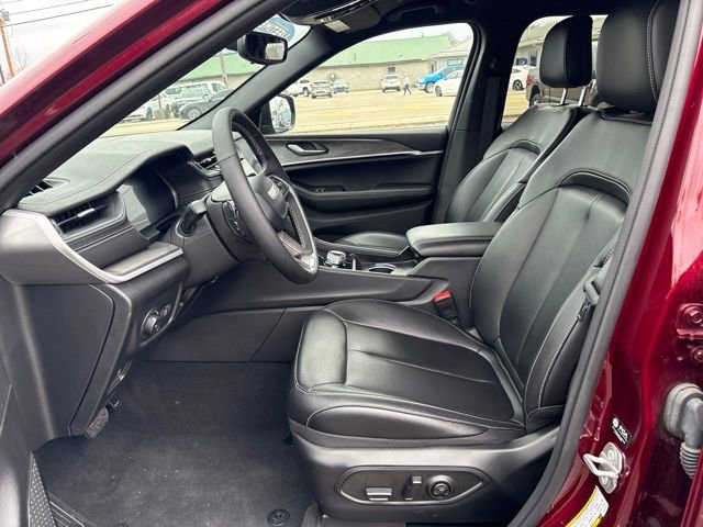 Used 2024 Jeep Grand Cherokee Limited w/ Trailer Tow Package image 8